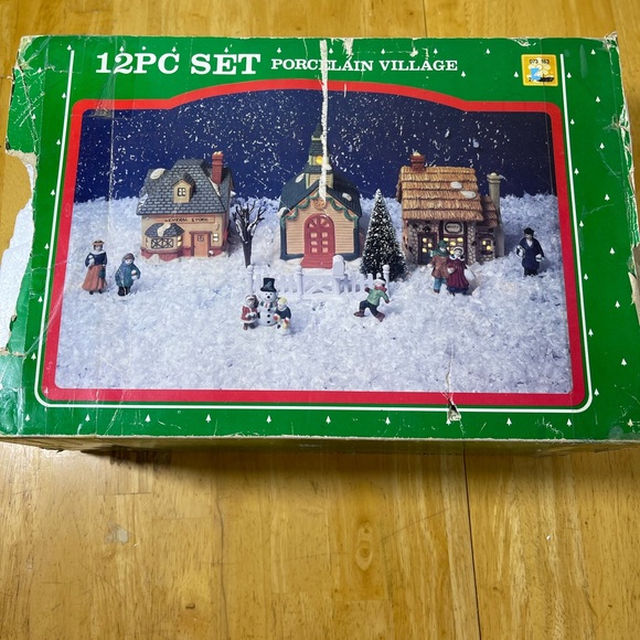Vintage Franks nursery and crafts 12pc set lighted porcelain village 1990’s - Picture 1 of 16